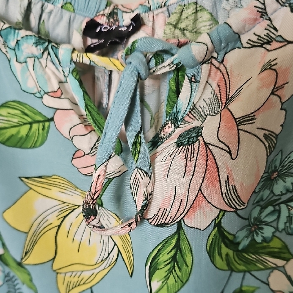 Torrid Summer Vacation Light Blue Floral Off The Shoulder Blouse XL - Picture 4 of 9